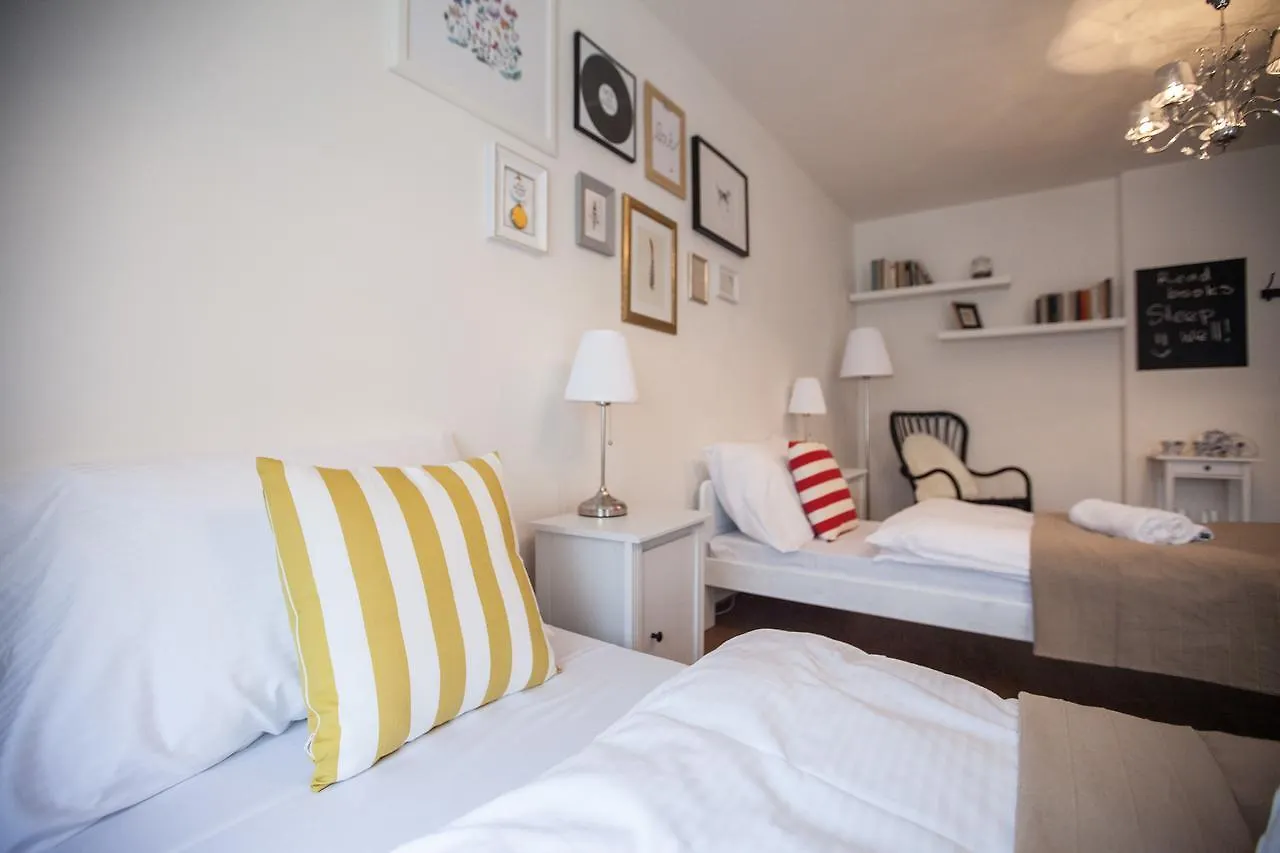 Bed&Books Art Hotel Prague 3*,